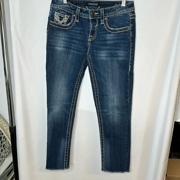 Vigoss Womens Chelsea Heritage Capri Jeans Embroidered Gems 1/2 - Picture 1 of 16